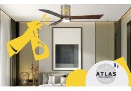 Découvrez une pièce moderne avec un ventilateur de plafond et décor jaune sur fond neutre, porte-fenêtre et mobilier contemporain. meilleur système de ventilation pour une maison