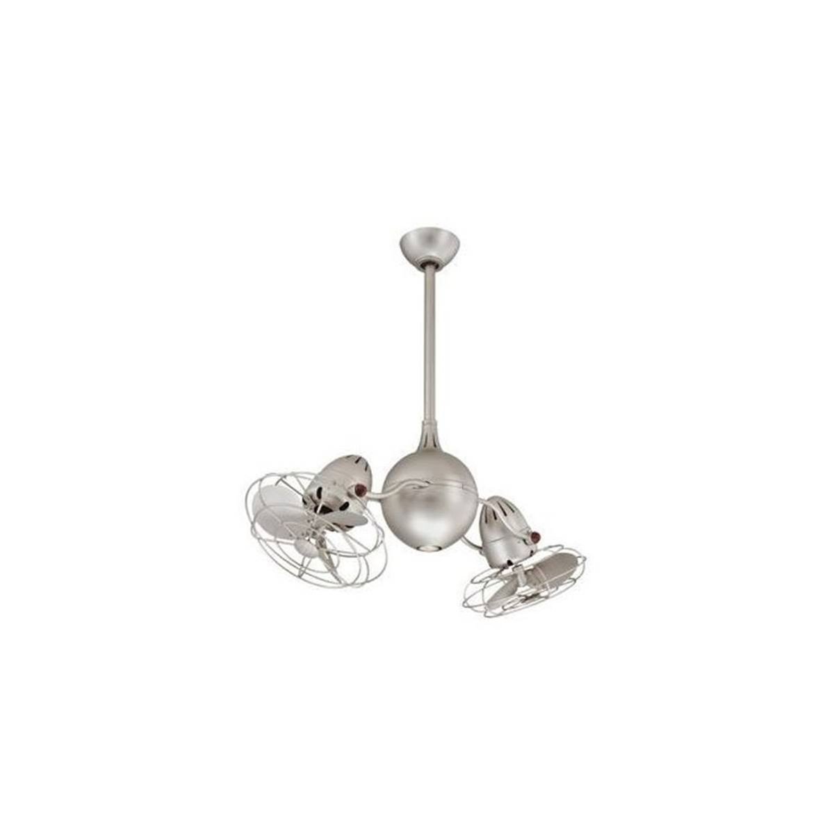 Ventilateur de plafond suspendu avec trois hélices orientables, ampoule centrale et cages de protection, bon débit d'air pour un ventilateur.